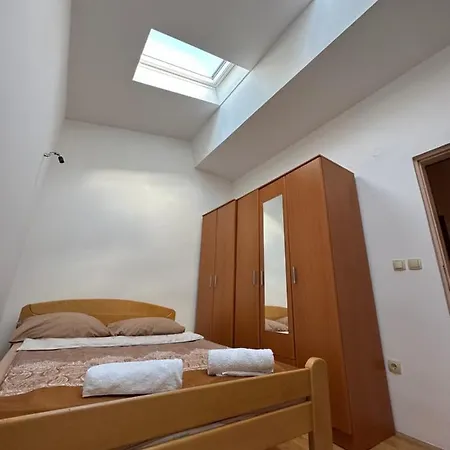 Una 2 Apartment